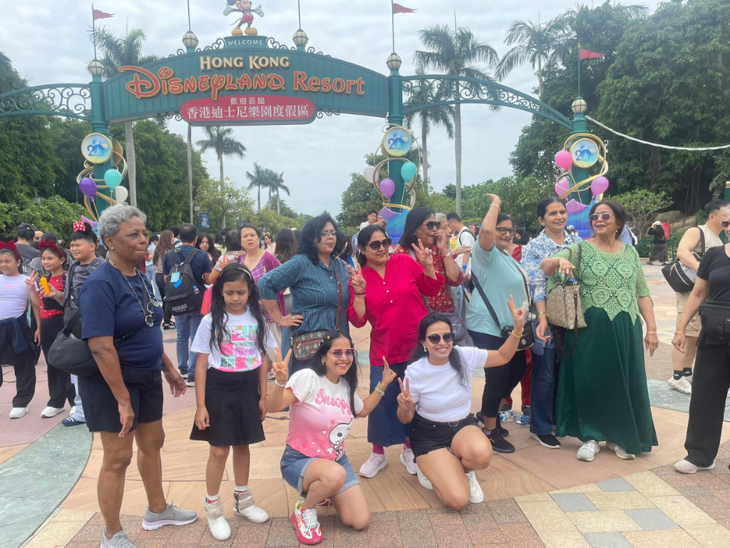Best Hong Kong Disneyland Tour