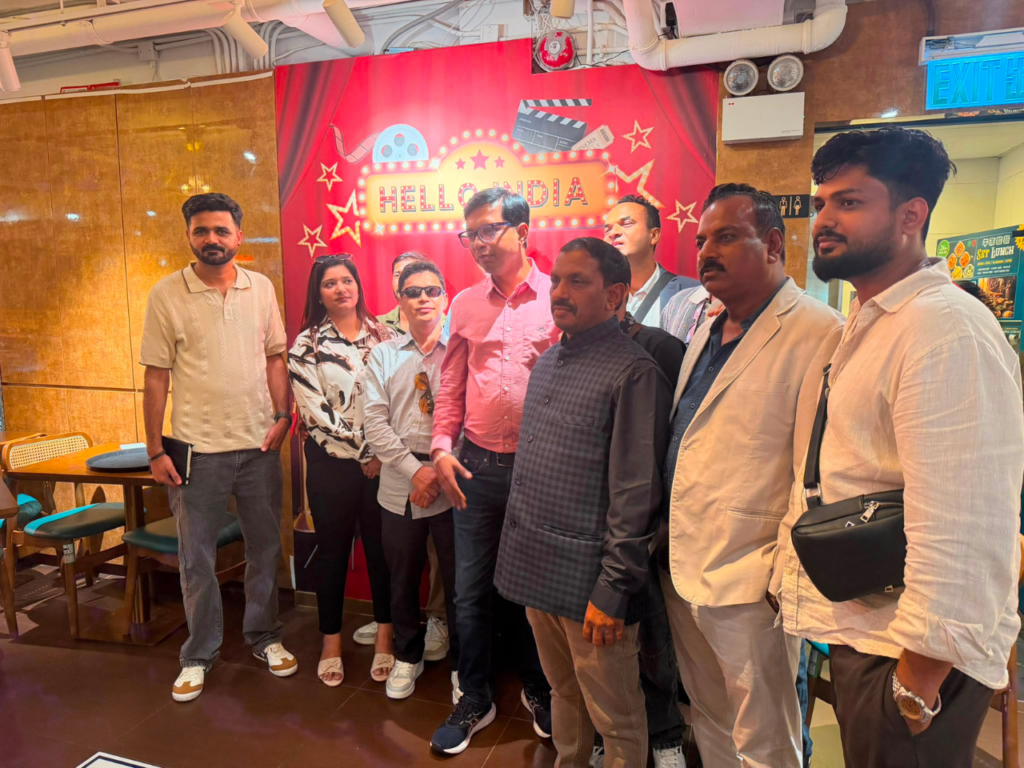 Happy Guests on Their Hong Kong Tour